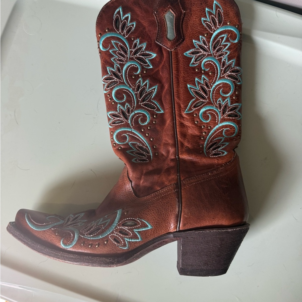Embroidered Brown Western Heeled Boots